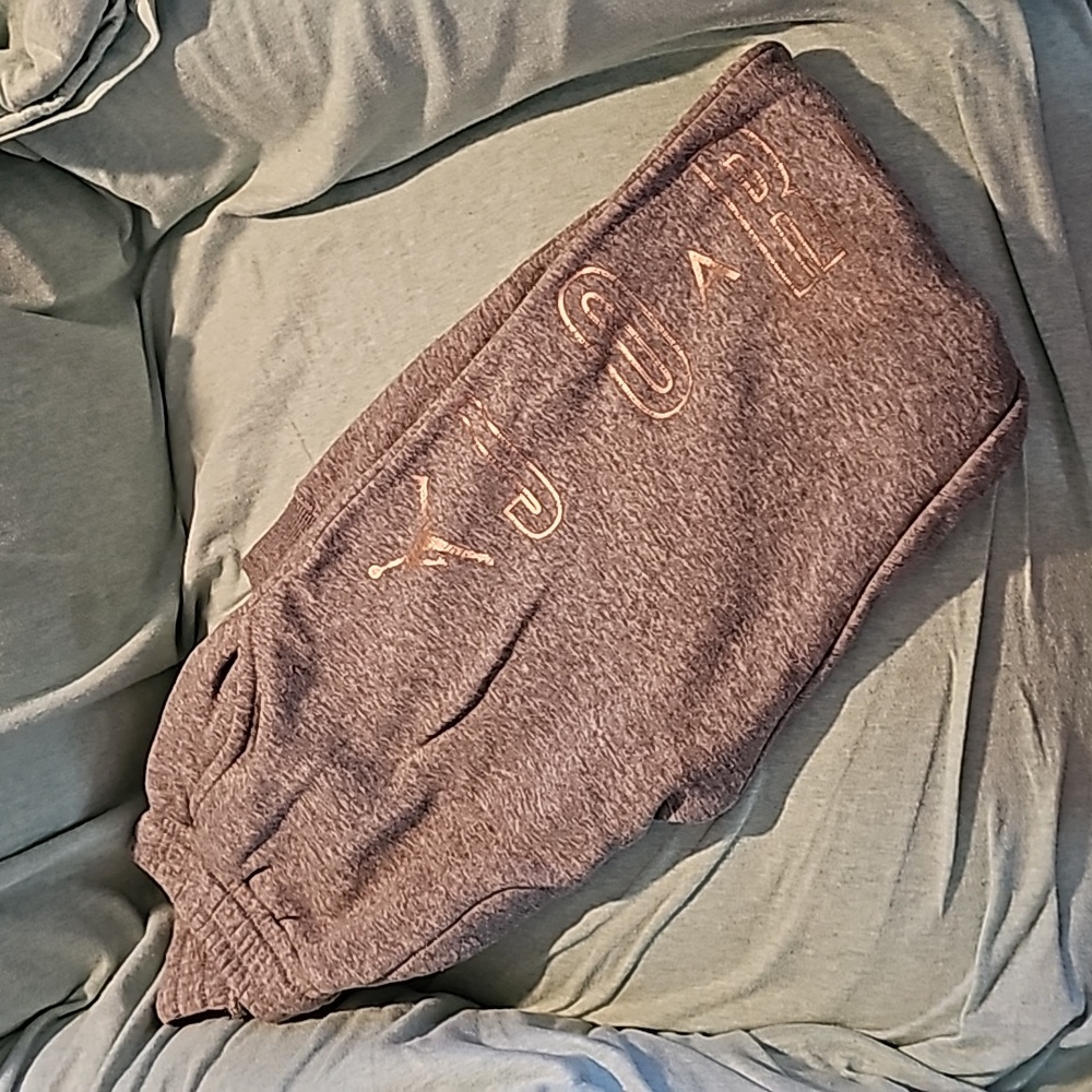 Boys Jordan gray sweatpants size large.